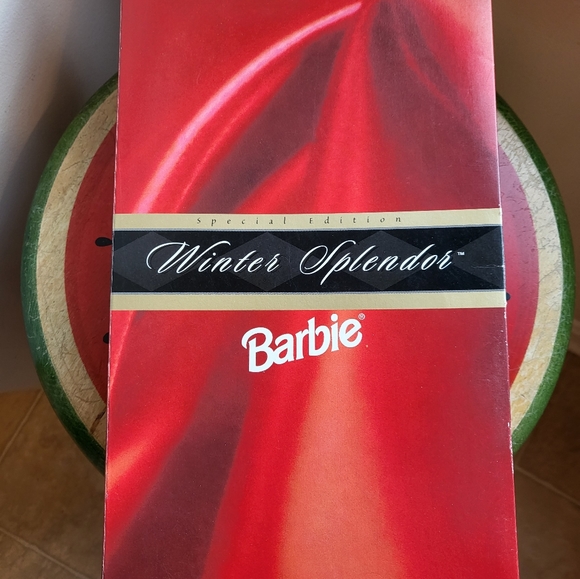 Avon Exclusive Barbie - Picture 7 of 7